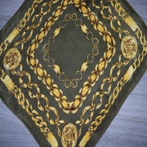 Gorgeous pleated silk scarf a la Hermes